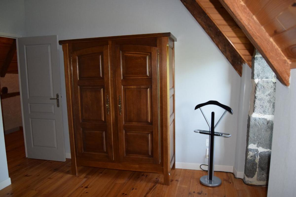 Gite 4 Personnes Dans Le Cantal Animaux Bienvenus Lascelle Exterior foto